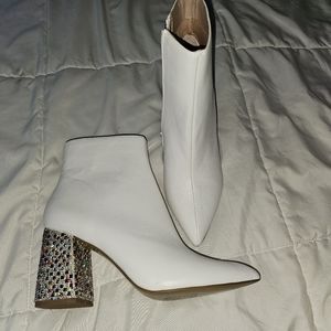 Betsey Johnson Kassie White Heeled Boots with Rhinestone Heel Size 7.5